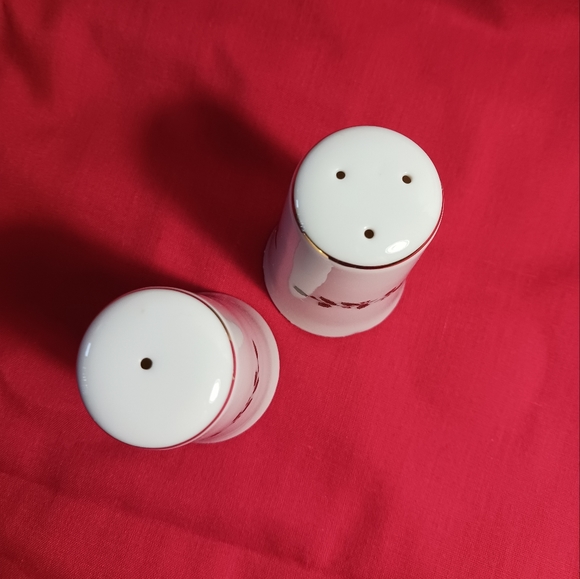 Christmas Sanyei Japanese Salt and Pepper Shakers - Picture 4 of 7